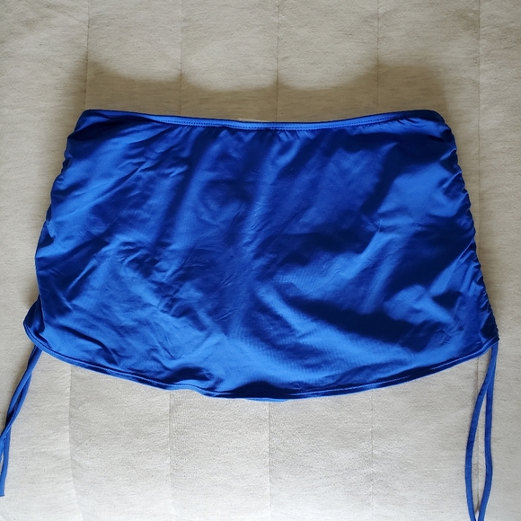 2 Piece Tankini Swimsuit - Picture 2 of 6